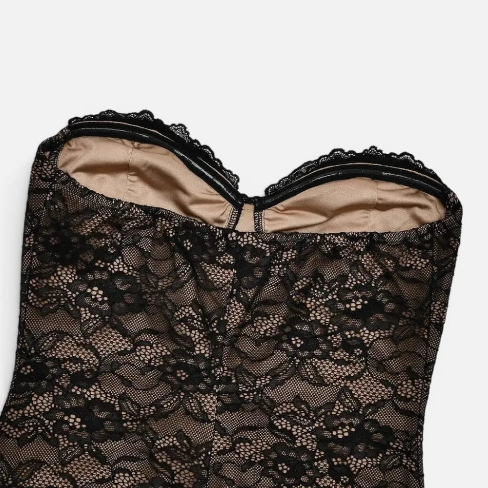 Robe  en Dentelle Moulante à Manches Longues