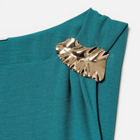 Robe Longue Verte Plissée avec Détail Doré
