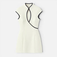 Robe Courte Blanche d'Été avec Décolleté Goutte d'Eau