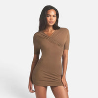 Robe Moulante A Manches Courtes