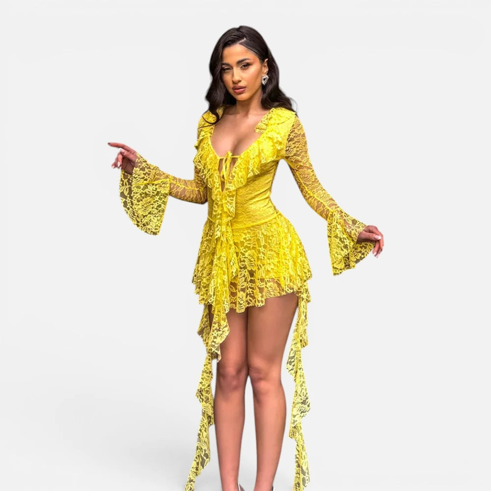Robe Courte en Dentelle Asymétrique à Volants