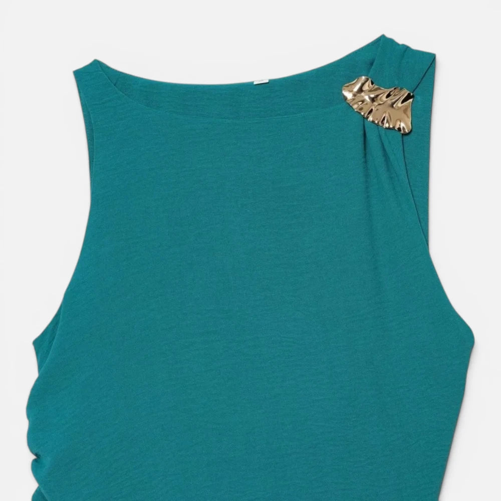 Robe Longue Verte Plissée avec Détail Doré