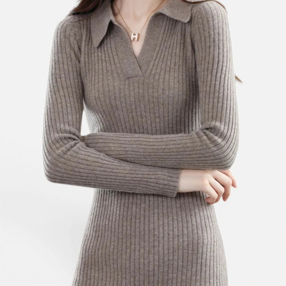 Robe Pull Longue en Maille Côtelée et Col Polo