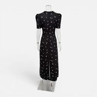 Robe Longue Satinée Noire avec Décolleté Dentelle